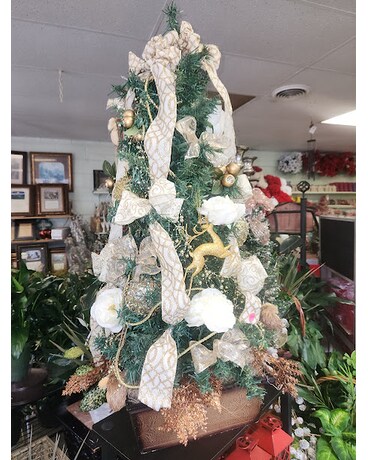 Pre-lit Christmas Tree Specialty Arrangement