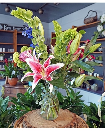 Hello Summer Flower Arrangement