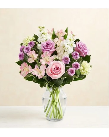 Garden-Inspired Flower Arrangement