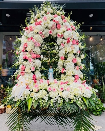 Gates of Heaven 007 Flower Arrangement