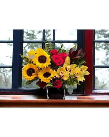 A Colorful Summer Flower Arrangement