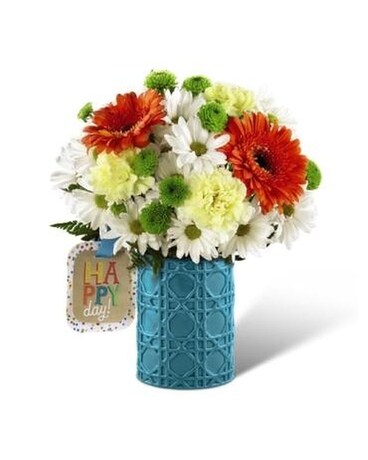 FTD HAPPY DAY BIRTHDAY BOUQUET BY HALLMARK Flower Arrangement