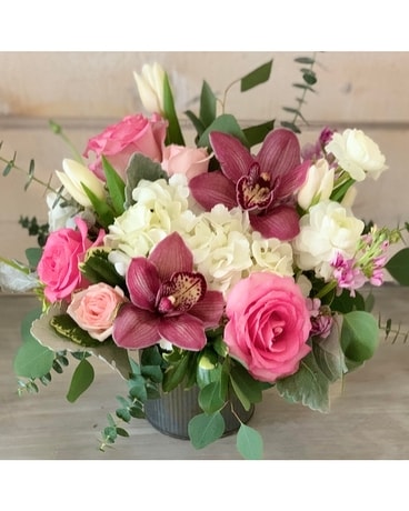 The Flower Shoppe's Pretty In Pink Flower Arrangement