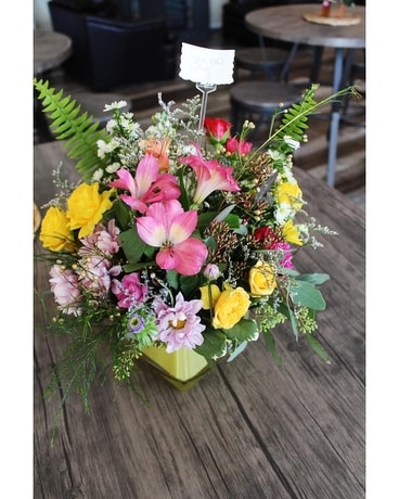 FRESH CUT Flower Arrangement