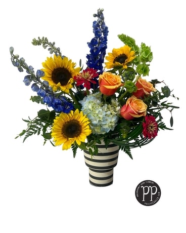 Summer Stripes Stria Flower Arrangement