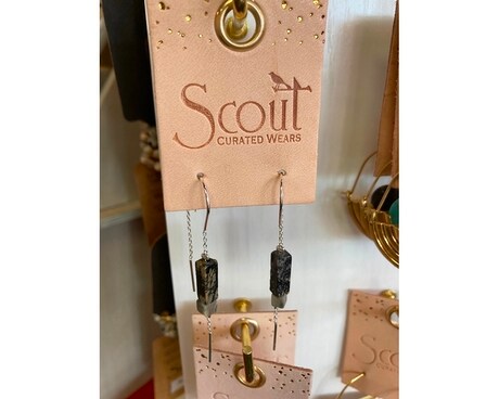 Scout Black Dangling Stone Gifts