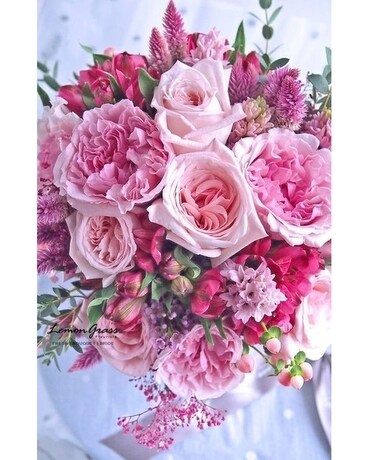 Rose Moment Flower Arrangement