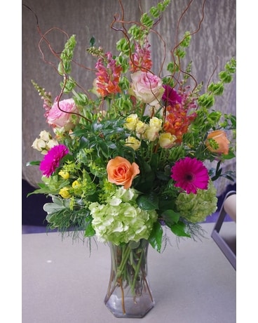Big and Beautiful Flower Arrangement