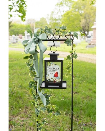 Birdfeeder on Trellis Flower Arrangement
