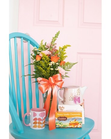 Well Wishes Gift Set Flower Arrangement