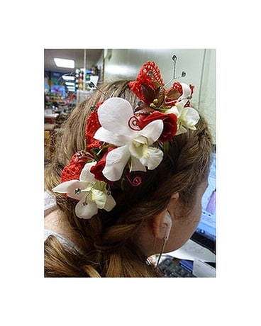 Swirling Lace Hairpiece Flower Arrangement