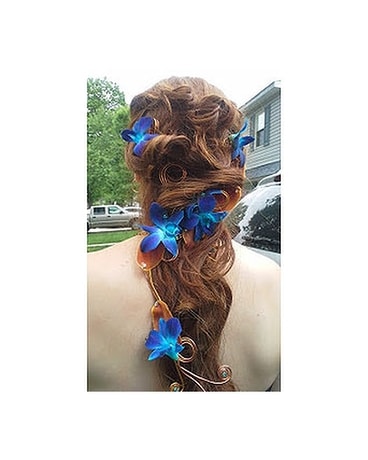 The Real Teal Deal Headpiece Flower Arrangement