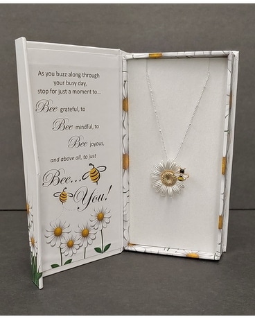 Bee on Daisy Necklace In Box Gifts