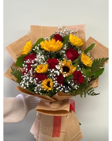 Happy Sunflower Love in North York ON - Ivy Leaf Designs
