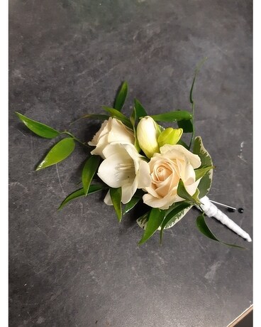 Boutonniere Flower Arrangement