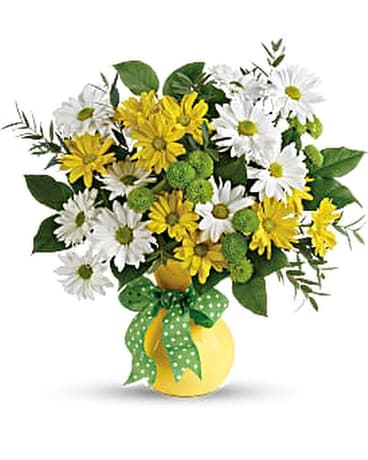 Teleflora's Daisies And Dots Bouquet Flower Arrangement