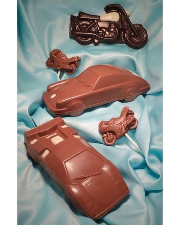 Deluxe Vehicle Gift Set size,  inches height and  inches wide.