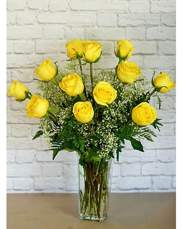 One Dozen Deluxe Yellow Roses - Amling's Flowers