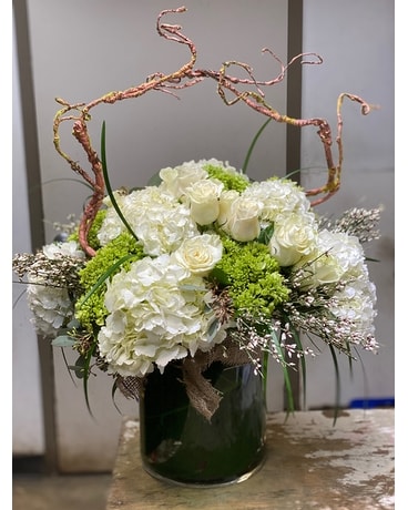 THE WHITE GODDESS Flower Arrangement