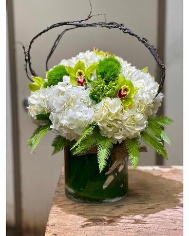 HYDRANGA LOVERS Flower Arrangement
