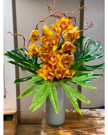 THE GOLDIE Flower Arrangement