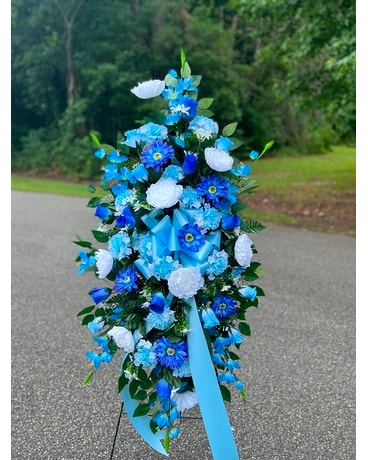Blue & White Mixed Spray Gifts