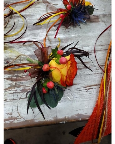 Wedding Boutonniere (P&S784954) Flower Arrangement