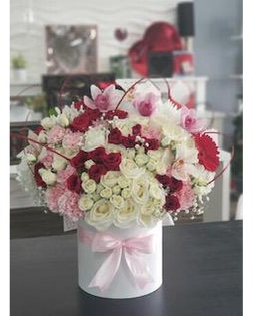 Je T' Aime Flower Arrangement