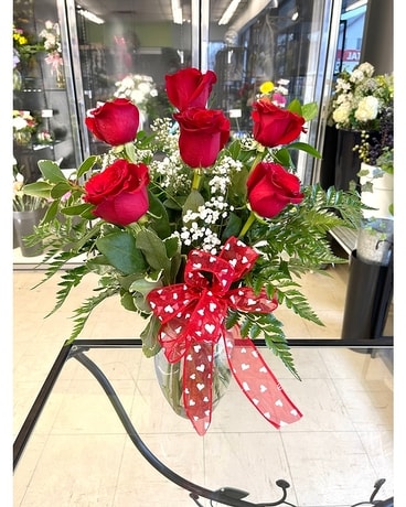 6 Red Roses in a Vase Flower Arrangement