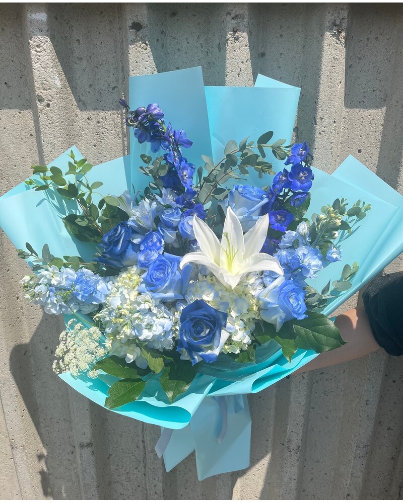 New Series Delivery Montreal QC - Fleuriste Cote-des-Neiges