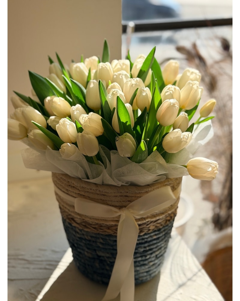 Sympathy Floral Baskets in Montreal, QC | Fleuriste Cote-des-Neiges