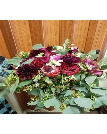 Burgundy Center Piece Centerpiece