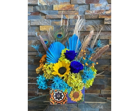 Peacock dried arrangement Dried Flowers