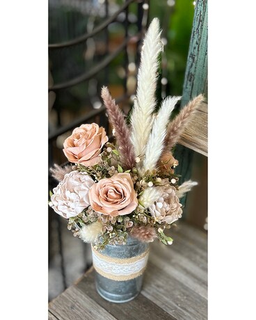 Dakota Chic Flower Arrangement