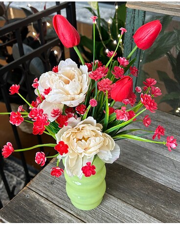 Summer Breeze Flower Arrangement