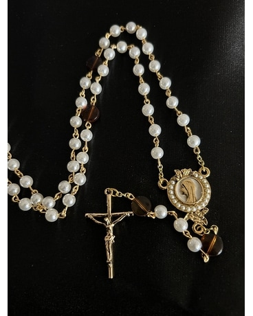 Pearl/Amber Rosary Flower Arrangement