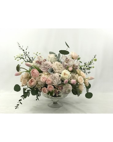 Graceful Beauty Flower Arrangement