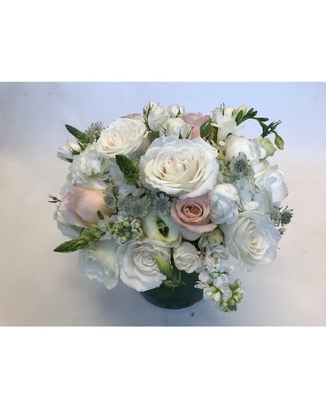 Rosy Peach n White Flower Arrangement