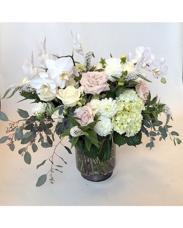 White and Rose Garden Flower Arrangement