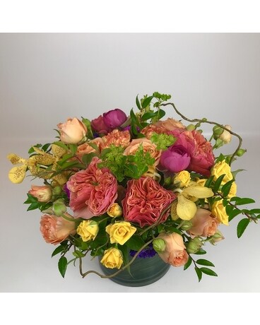 Amazing Blooms Flower Arrangement