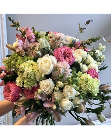 Posh Cut Bouquet Flower Arrangement