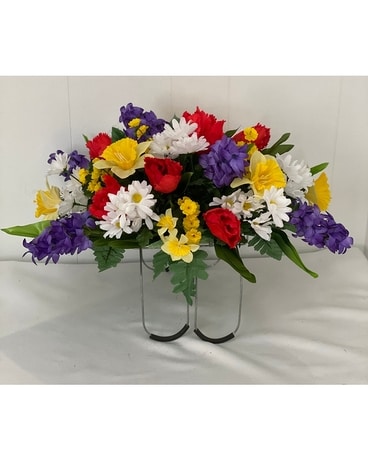 Spring Saddle-Small Specialty Arrangement