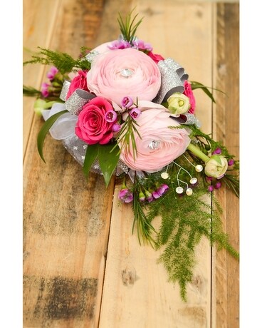 Le Petit Jardin Wristlet Flower Arrangement
