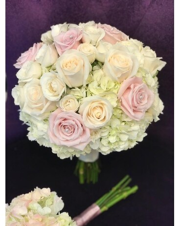 WED339 Flower Arrangement