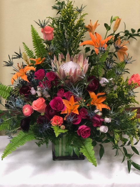 W99 Flower Arrangement