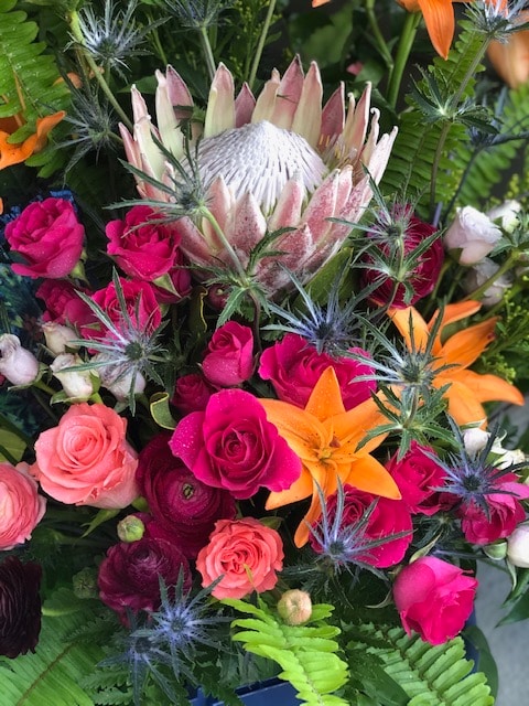W100 Flower Arrangement