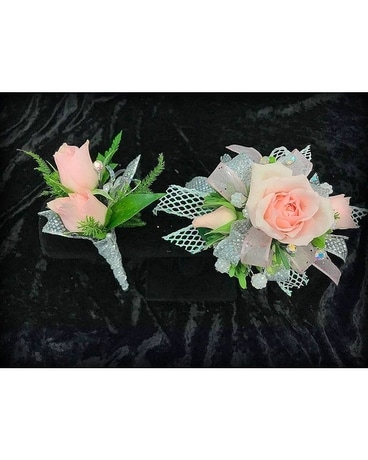 #121 Blush Set Sweetheart Roses Flower Arrangement