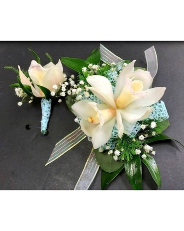 #122 Elegant Set Orchids Flower Arrangement