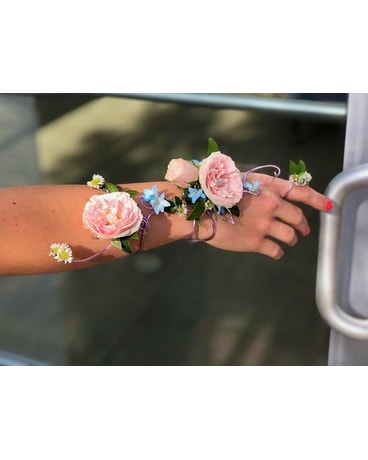 Artisan Prom Arm Corsage -423 Flower Arrangement