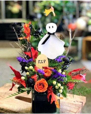 Ghost in the garden Flower Arrangement